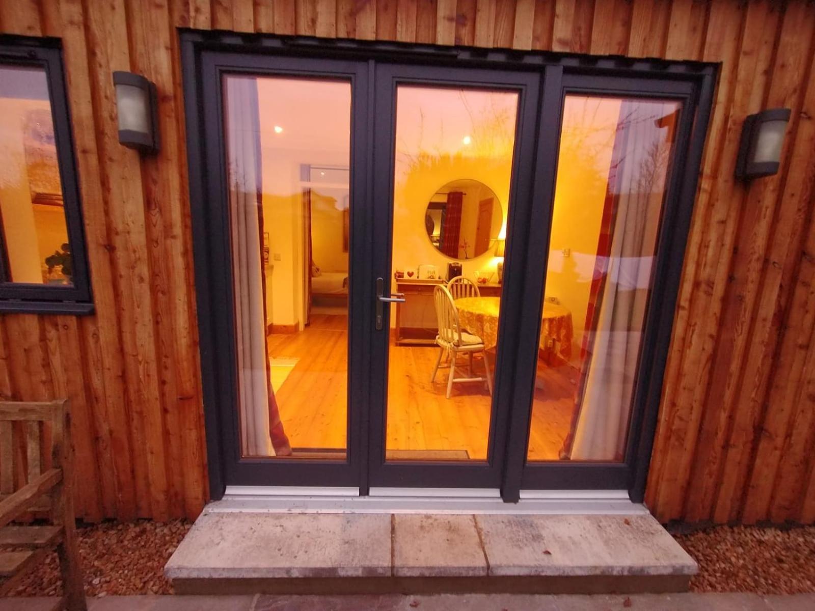 City Central Quiet Garden Apartment With Free Parking Inverness Exteriér fotografie